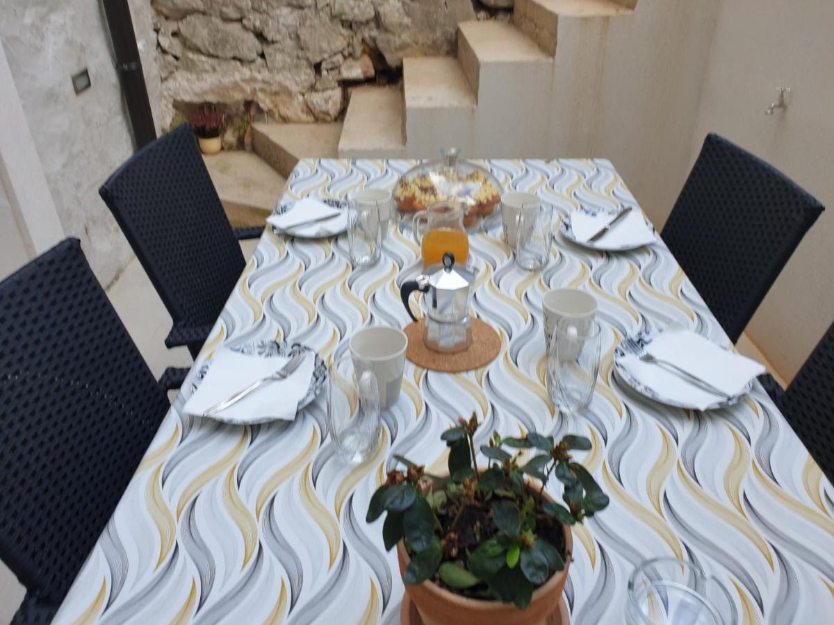 דירות מאלי לוסיניי Castel מראה חיצוני תמונה